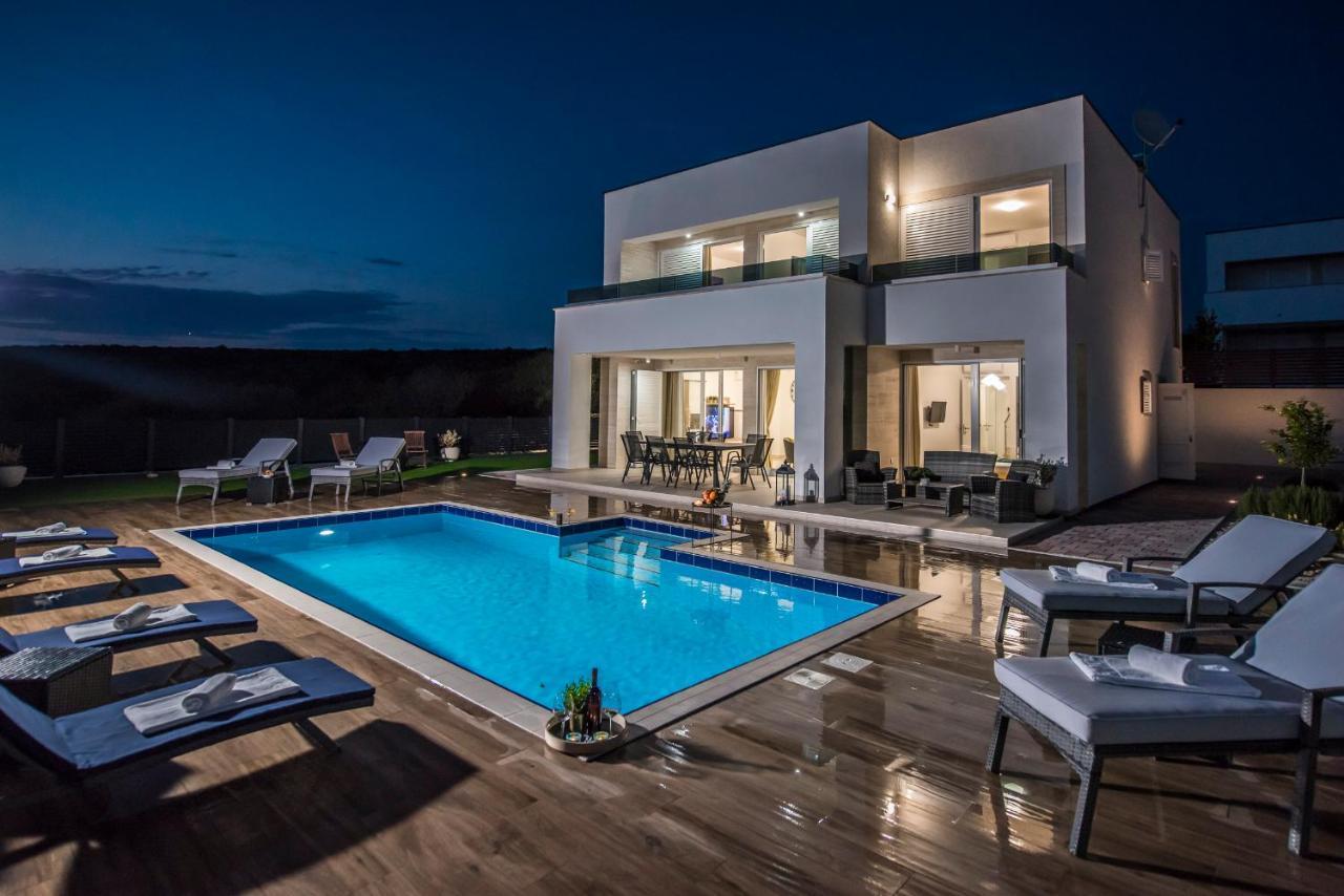 Villas Royal II With Private Pool Novalja Luaran gambar