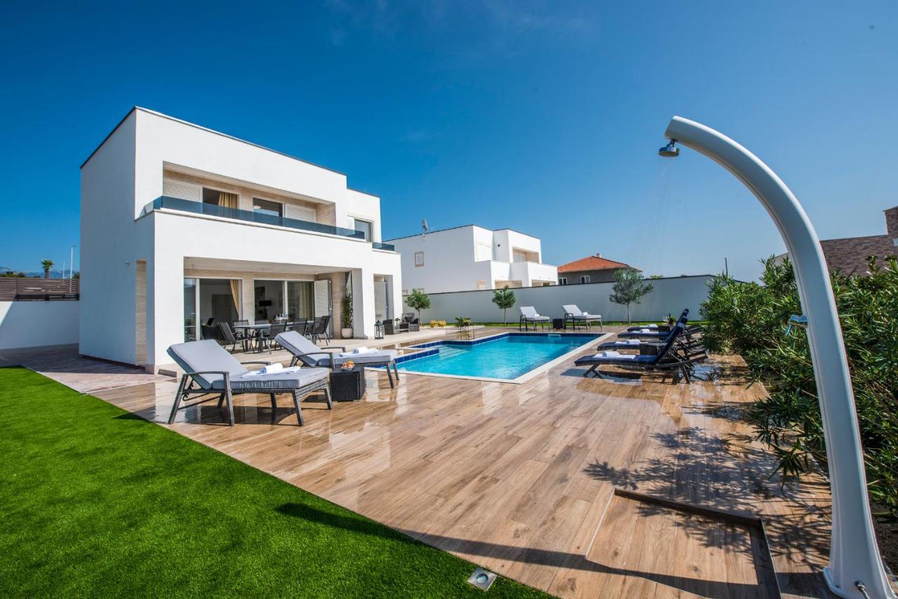 Villas Royal II With Private Pool Novalja Luaran gambar